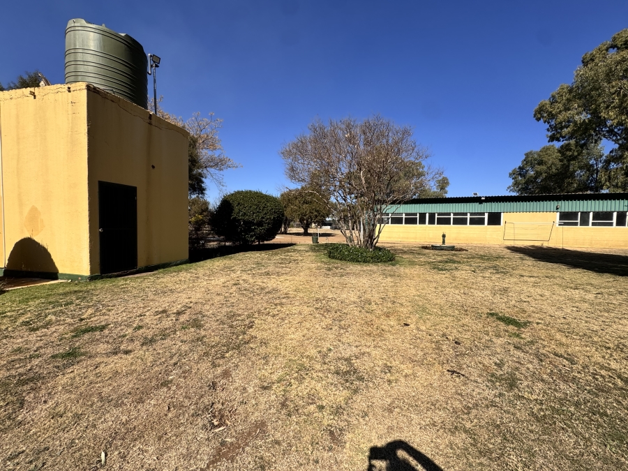 8 Bedroom Property for Sale in Meiringspark North West